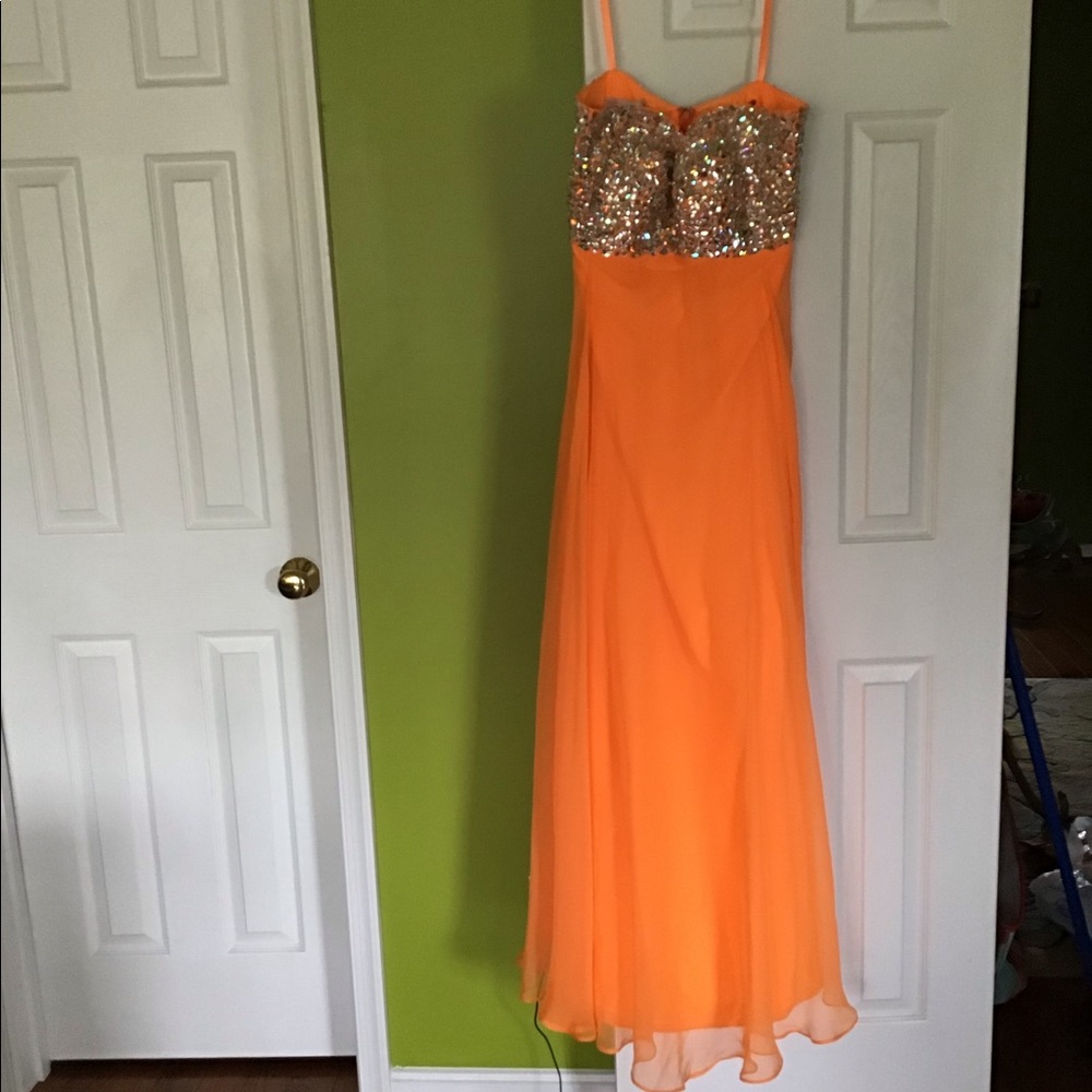 EVENING GOWN/PROM GOWN